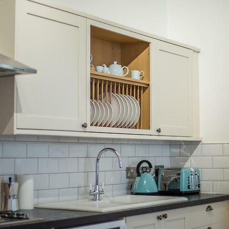 Stylish Apartment Close To Gloucester Quays & Docks Kültér fotó