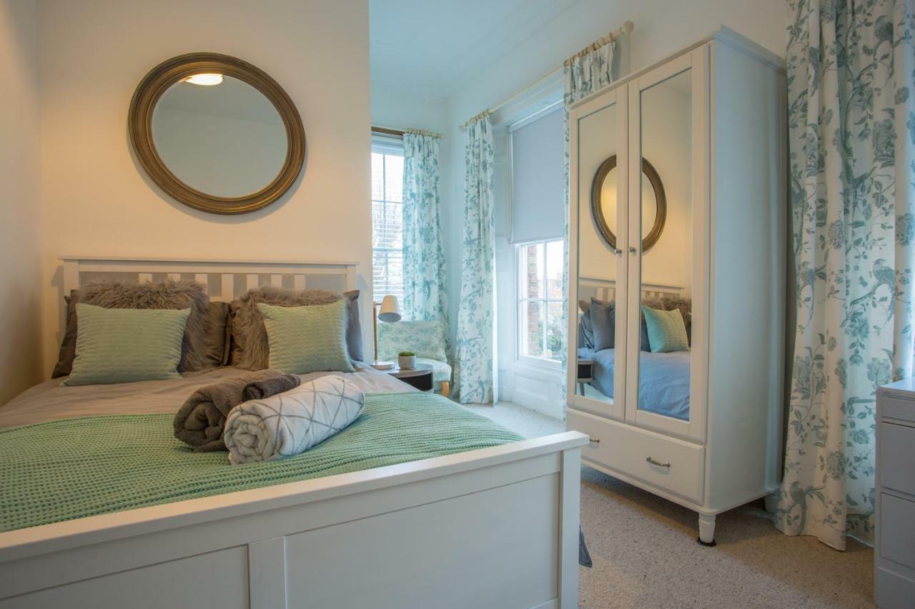 Stylish Apartment Close To Gloucester Quays & Docks Kültér fotó